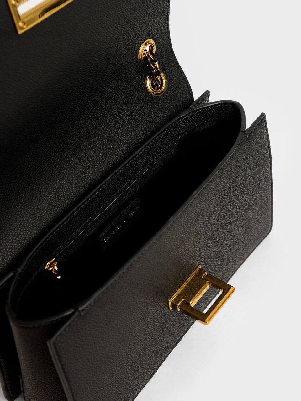Chain Strap Shoulder Bag