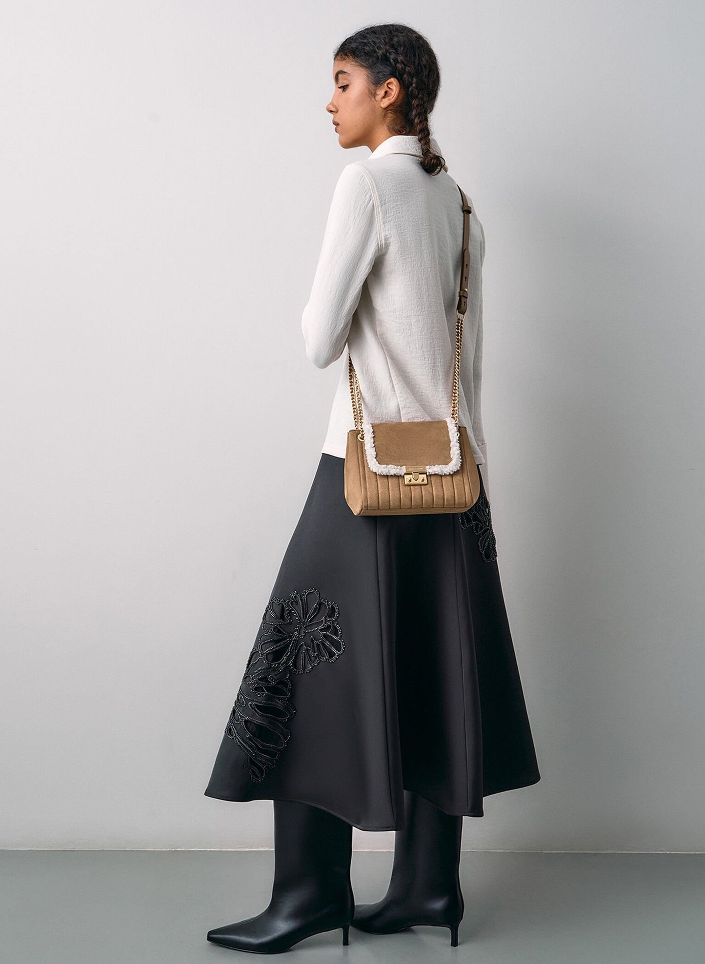 Donna Crinkle-Effect Shoulder Bag