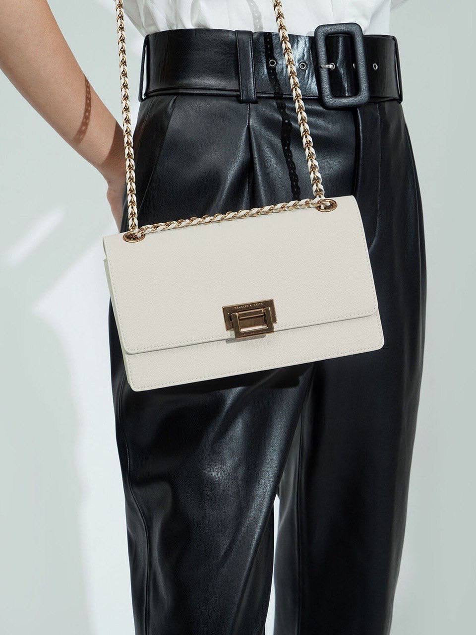Chain Strap Shoulder Bag